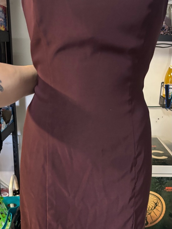 Alyn Paige Dresses & Skirts - Alyn Paige Sleeveless Wine Midi Sheath Dress
